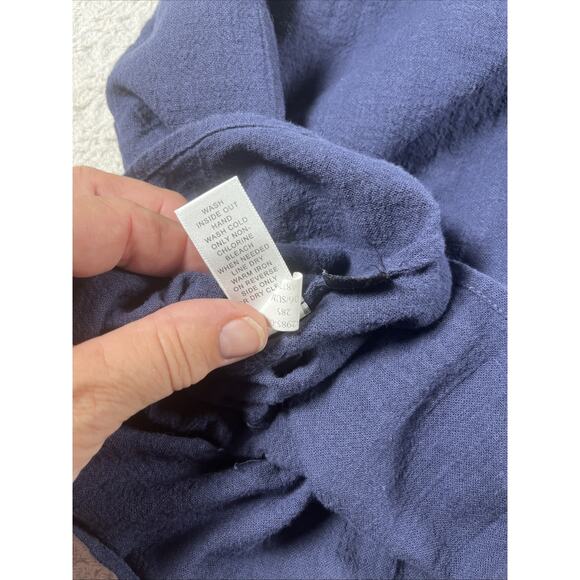 Banana Republic Sleeveless Blouse Women's Size Medium Solid Navy - Picture 10 of 11